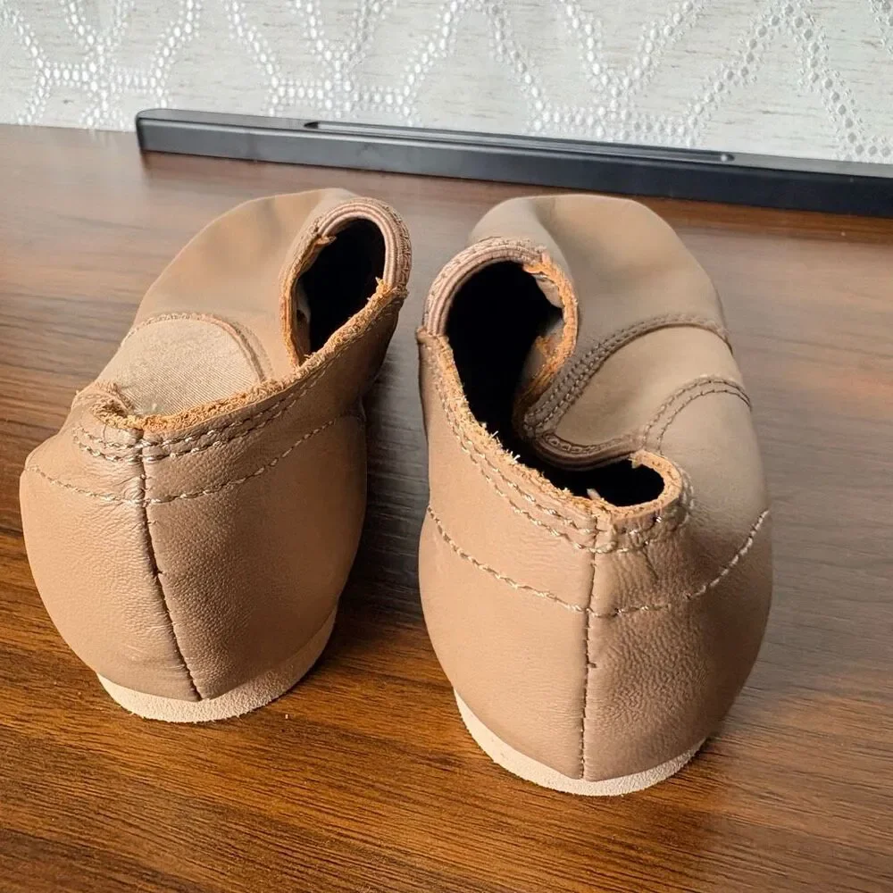 Capezio Girls Boys Child 13M Tan Jazz Shoes Dance Contemporary Lyrical Theater